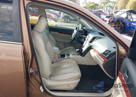 2011 Subaru Outback 2.5I Limited z USA, uszkodzony, nr VIN 4S4BRBKC2B3432748